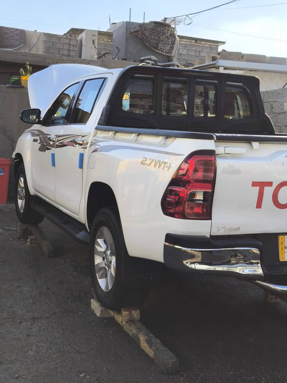 سلام عليكم هايلوكس للبيع موديل 16 سيارة حلوه وجاهزه مال جنايي سياره بيه بارد شويه بل  جاملق لخلفي سياره عل وضع شركه رقم سياره بغداد العنوان بغداد الاتصال واستفسار بل رقم***********
