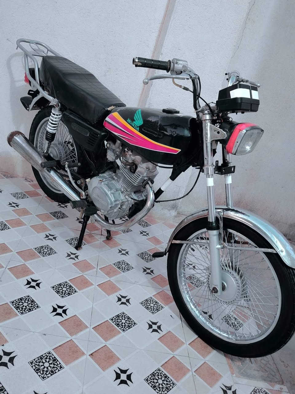 نامه موديل.2016 اوراق اصولي  نضيفه الدراجه 
سعر 350 قفل  مكاني قضاء النصر شراي اتصل ***********
