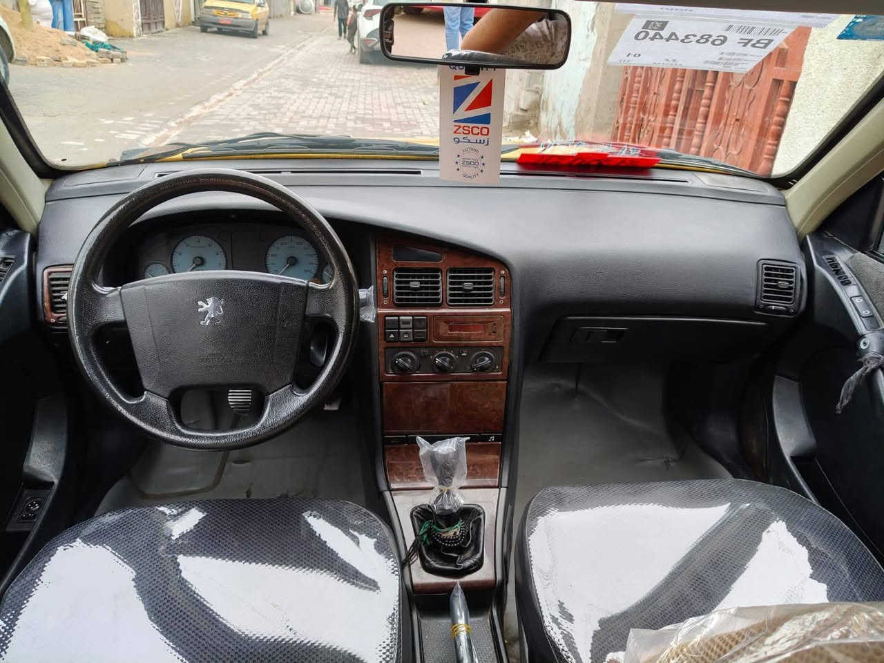 سلام عليكم
بارص موديل ٢٠١٥
السياره جديده ماشيه ١٧٥ حقيقي كير مكينه تبريد صدر عام
كله خير من الله مكاني بغداد البياع السعر ٥٠ وبيهه مجال

*********** اتصل وبخدمتك
