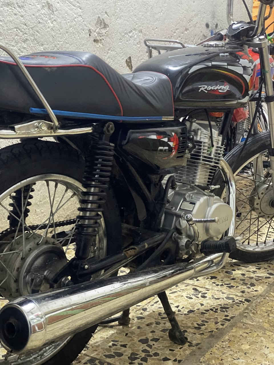 سلام عليكم  دراجه البيع بدون وراق ***********
