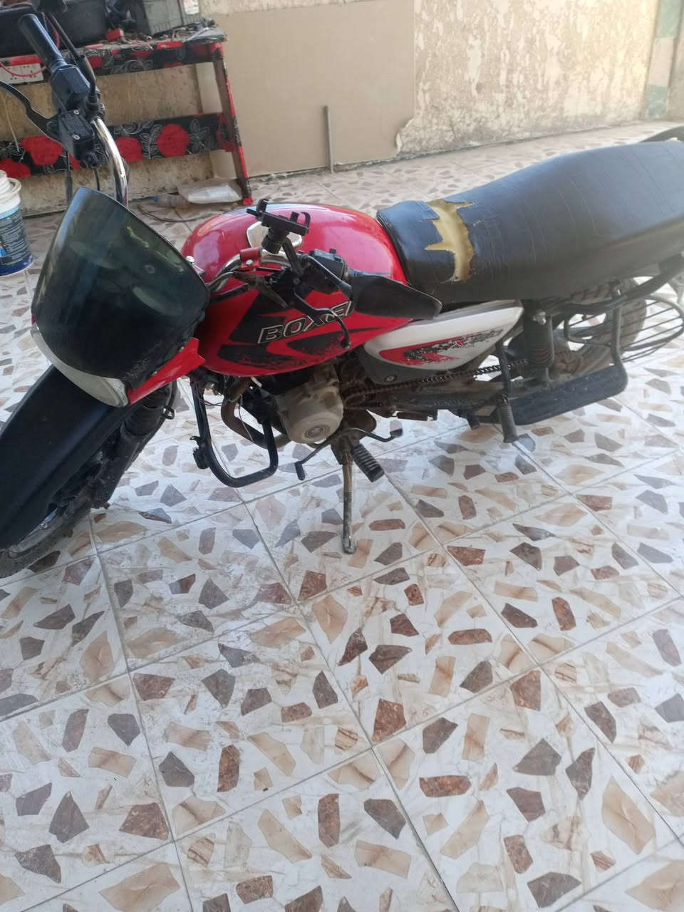 بوكسر موديل 23 اوراق السعر 800 وبيه مجال قليل العنوان بابل جسر طمازيه  و دراجه مفتوحه
***********
