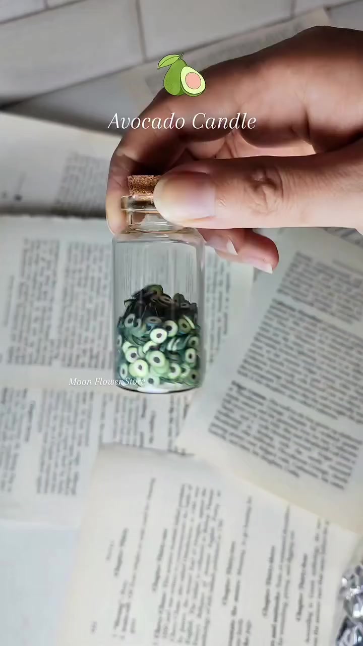 شتكولون واقعية لو لا🥑💚😍 سوو تاك لعشاق الافوكادو🥑💚
شمع طبيعي صديق للبيئة وزيوت عطرية طبيعية ذات جوده عالية جدا فواحة وتملي المكان ملي حتى بدون اشعالها 🫠🫧✨
لا تنسون تكتبولي رأيكم 
#شموع #العراق #🥑 #handmade #viral


**إذا كنت صاحب هذا الإعلان وتريد حذفه لأي سبب، رجاءا أرسل رسالة إلى الدعم الفني**