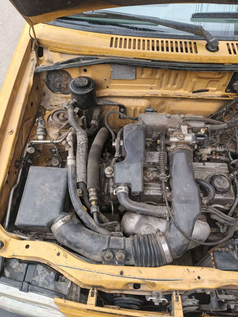 سلام عليكم سايبه ٢٠١١ جديده رقم إنكليزي مكينه برغي ما مبدل بيه السياره جديده دوشمه وأرضيات وشاشه بيه مال جناي السياره امانه الله كلشي ما تصرف عليهه بس صبغت السياره شوي تعبانه سعرها 35 وبيه مجال هذا رقمي وإني خادم ***********
