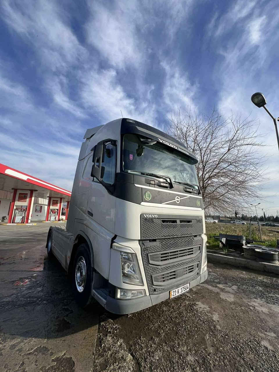 بؤ فرؤشتن
ڤالڤؤ 
مؤدیل ٢٠١٦
ئەنجکتەر
مەکینە ٥٠٠
سپایدەر
بالو کاسیحە
وینج و کؤنترؤل
سپلیت خەزن
حاسە
کامیرا
رادار
کەلە تاقم ویل کرؤم
تاقم تایە تازە
نمونەی جوانیە سەیارەکە
بێ مەسرەفە
رەقەم و سەنوی تازە
***********
ڤایبەر واتس ئاپ👆
