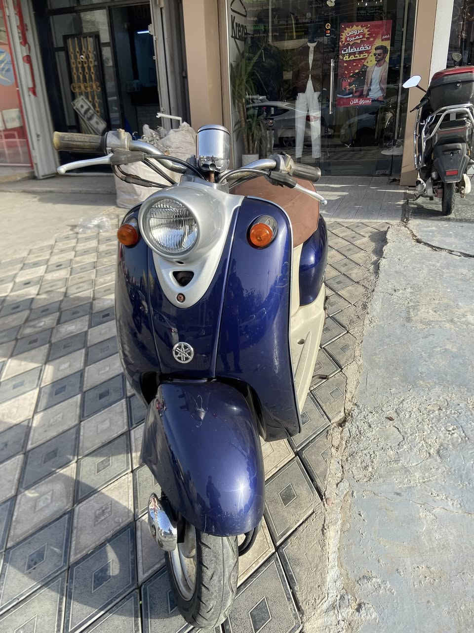 دراجه كلاسك للبيع ما يعجبه سعره يكرمنه بسكوته جديده مابيه نقص للخير فحل بعد ما شوف هيج نضافه شراي سعره 900الف عنوني بغداد هاذه رقمي ***********
