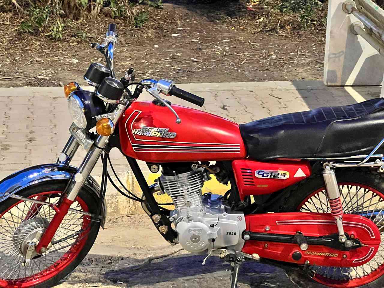 اسلام عليكم 👋
دراجة اربعة كير( نامة ابرو ) موديل 2020 نضيفة واحلا من الصور اوراق اصولي مو اسكنر... ومكفولة مامفتوح بيهة برغي تجي تفحص وتشوف بعينك شلعة ومعدل دراجة تخبل السعر (650) وبيهة مجال مكناهة الديوانية ناحية نفر ***********
