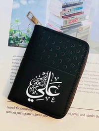 محافظ جلدية • طباعة حسب الطلب • هدية مميزة