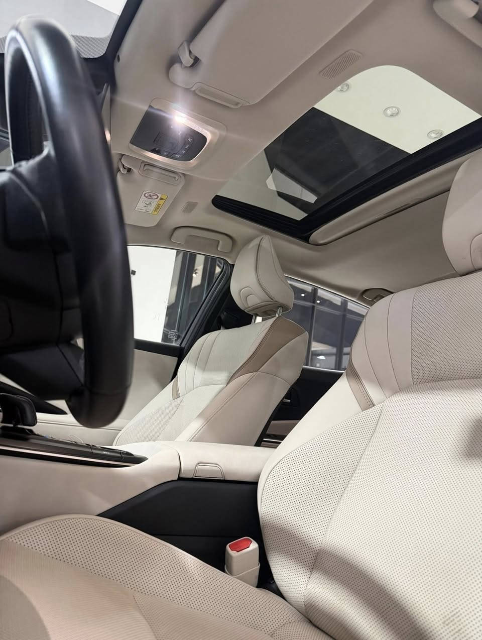 فرصة ما تتعوض للي يدور الفخامة والاقتصاد معًا كراون هايبرد... راحة لك وموفرة عليك سيارة فخمة، اعتمادية تويوتا، واستهلاك وقود ذكي جاهزة للاستخدام بدون مصاريف
لبيع: تويوتا كراون هايبرد 2023
ال لون المميز برونزي ذهبي
رقم :: بغداد
خليجي - ضمان شركةساز
الممشى:20,000 كم
المواصفات:
فل كامل
كاميرات °360
رادارات °360
حساسات أمامية وخلفية
مرايا كهربائية
دخول ذكي
تشغيل ذكي بالبصمة
فتحة سقف
كراسي جلد مع تدفئة وتبريد
تكيف ثنائي المناطق
ستارة خلفية
ملاحظة:
السياره تحت الضمان
للاستفسار: ***********
