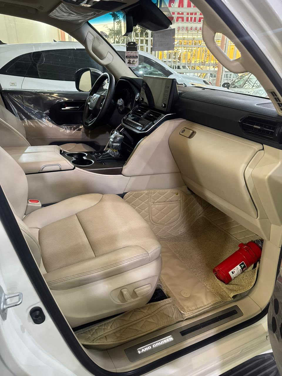 سلام عليكم
لاندكروز GXR تطبيق شركة فطيم 
محرك 4000 V6
موديل 2022 
مكفولة من صبغ وتبديل وبارد 
رقم اربيل باسمي تحويل او وكالة 
مواصفات 
ثلث شاشات 
سلايت 
رادار امامي + انحدار 
اربع كامرات 
نقطة عمياء 
كشنات اثنين كهرباء 
شغال بعد 
كشنات جلد 
جنطة كهرباء 
حساس امامي خلفي
شغال بعد بلادي
فتحة سقف  
بصمات اثنين
***********
***********
