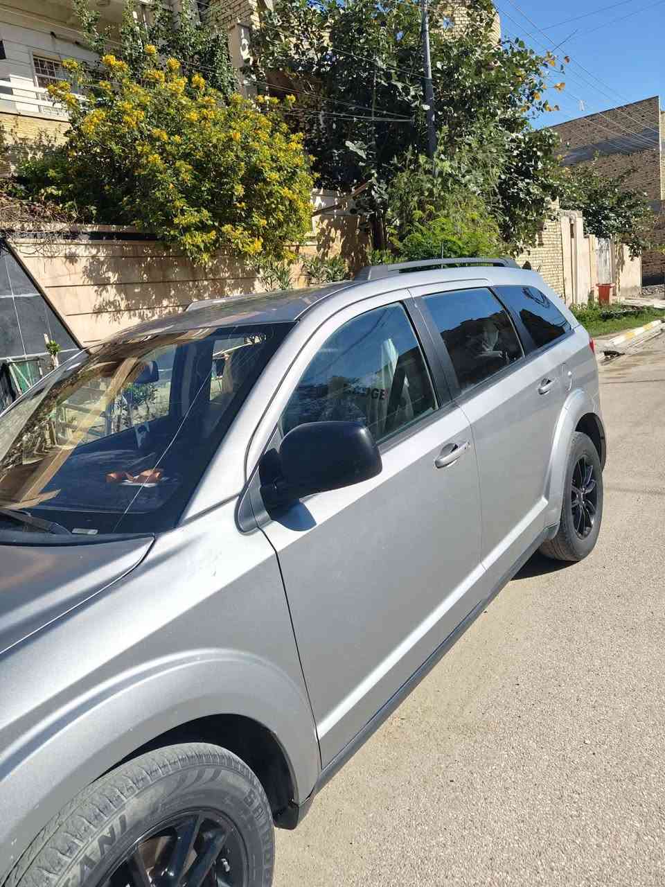 بيع أو مراوس حسب القناعة
سيارة Dodge Journey 2020 
محرك 4 سلندر، تبريد فول قطعة وحدة
كفالة كير (محرك + تبريد) ✔️
🔹 7 راكب – عائلية 
🔹 بصمة تشغيل + بصمة أبواب
🔹 تحكم بالستيرن
🔹 كاميرا + حساسات خلفية
🔹 ويل كروم
📄 سنوية جديدة + رقم جديد (قبل أسبوع)
🚘 السيارة نظيفة جداً – استخدام بيت
📍 الموقع: ذي قار / الشطرة
💰 السعر: 135 وقابل للنقاش
📞 الاتصال:
078-382-13553


**إذا كنت صاحب هذا الإعلان وتريد حذفه لأي سبب، رجاءا أرسل رسالة إلى الدعم الفني**