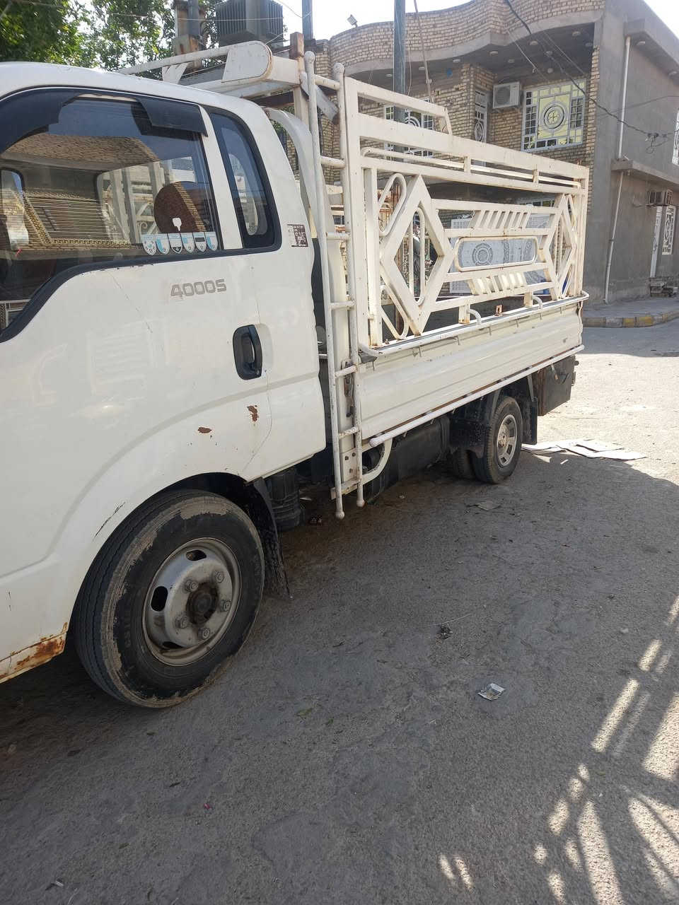 كيه حمل فحل ٢٠١٤مكفؤله رقم دولي الجديد سنؤيه ٢٠٣٠سياره جاهزه بيها بس الدوس بيها خياس مكينه ٤٠٠٠جديده صندوك سعر ١١٥ؤبيها مجال***********
