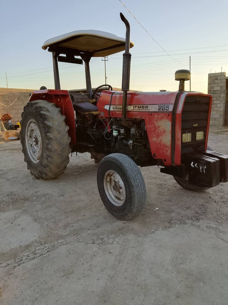 سلام عليكم تركتر ايراني للبيع 2011 كاتي جاهز عل كراب محرك كير اكسل هودرليك كلو شرط سعر(( 58 )) ورقه للاستفسار على الرقم  ***********

