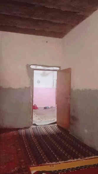 #مكتب #الشكري #للعقار 
بعد #شنسويلكم دلال ودللناكم 
عرض جديد وبلاش وب 10 #مليون فقط 
دار سكن زراعي  #للبيع 105 متر متواضع سعر 10 ب شارع #المعمل شارع #الكيات  
بي غرفه وصاله ومطبخ وستقبال وحمامات مكشوفه وطارمه جبيره 
وجيران ورده ذهب 
تجعيب طابوك الاساس 
كاعيه صب 
السكف عكاده
مشمول بلتطويب 
العنوان شارع المعمل خلف جامع الخزاعل
للاستفسار اتصل ع الرقم 
***********
