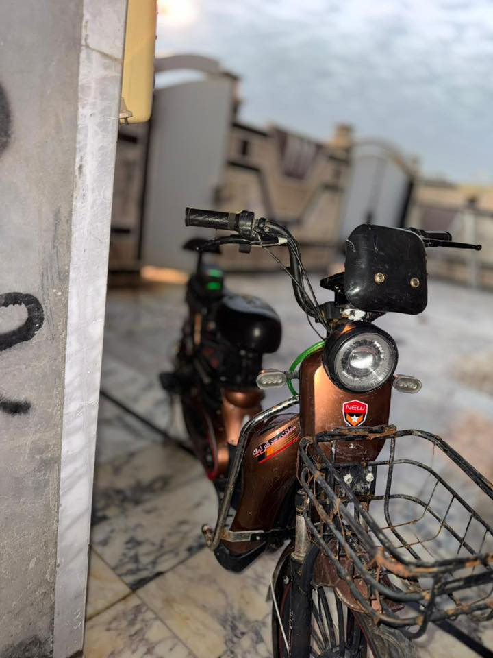 دراجه شحن عوزه بِــ̯͡سّ بطاريات الدراجه كلشيء ما بيه وكلشيء شغال بيه العينه اشاير هورن الأيت الأمامي سعرها ٢٠٠ وبيها مجال قليل  
مكاني البصرة الدير 
***********
