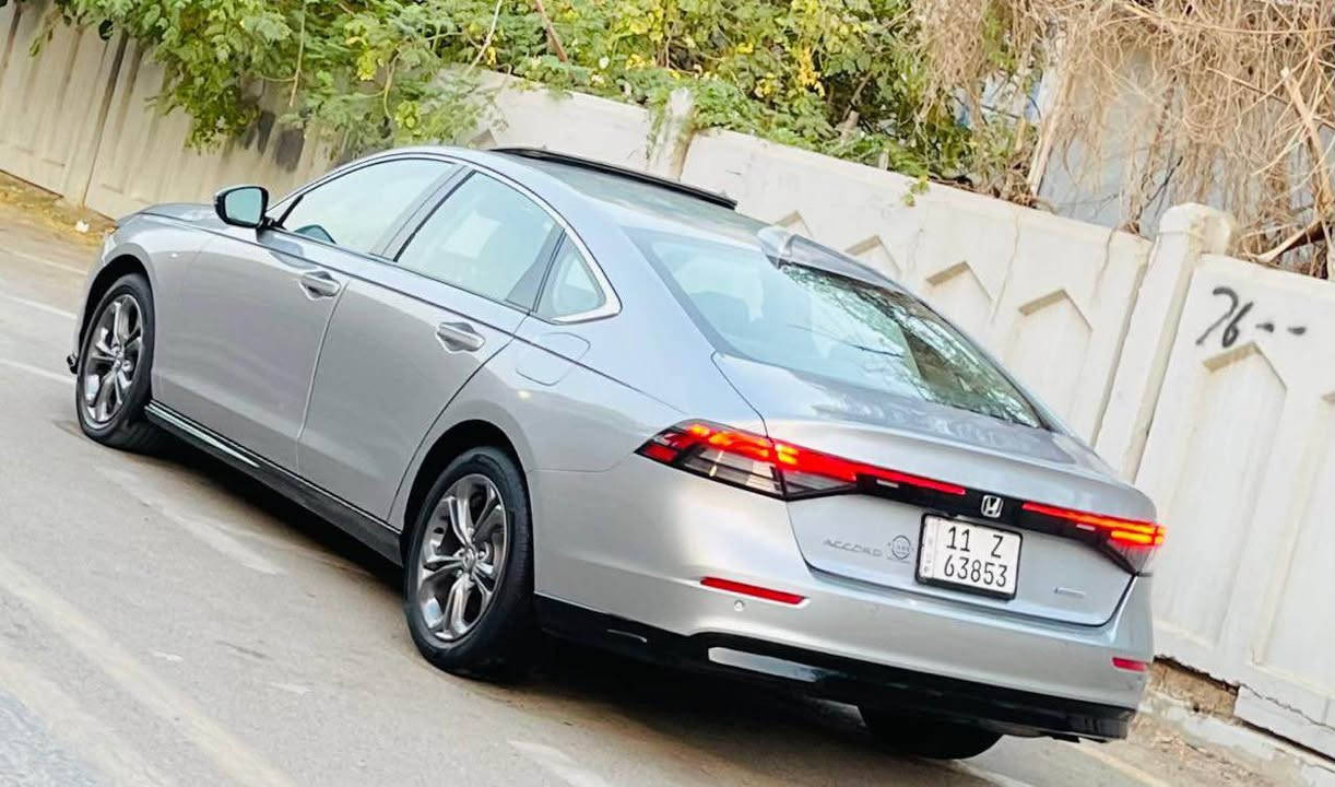 هوندا اكورد exl موديل 2023 هايبرد بدون صبغ بارد بسيط جداً بلبنيد بيها اير باك ومصلح سستم 
 
السيارة ماشيه 37

فول مواصفات 
• مكينة 2000 هايبرد تنفس طبيعي
• كير اوتوماتيك 
• شاشة كبيرة
•فتحه سلايد
• كاميرا خلفية 3 انظمة
• كرسي كهرباء جلد  لون اسود  
• رادار امامي
• مانع تصادم
• محدد مسار 
• تصحيح مسار
• شفتات بالستيرن
• مثبت سرعة
• مانع انزلاق
• دخول ذكي 
• إنارة ترحيبية
• هندبريك كهرباء
• عداد ديجيتال
•لايت عدسات زينون
• نظام اوتو لايت Auto
• لايت العالي زنون 
اوتو هولد للبريك
• تبريد خلفي
• حساسات امامي خلفي 
• حساسات ضغط هواء الإطارات
• أوامر صوتية
• 4 أنظمة قيادة (eco,individual , sport,normal )

السياره وارد امريكي وصور الحادث واتساب 

السعر 198 قابل للتفاوض 

مكان السيارة بغداد / العامرية  للتواصل 
*********** بغداد, العراق
