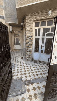 السلام عليكم 
للايجار مساحة 80م
طابق ارضي استقبال مطبخ غرفة خدمات
طابق الثاني غرفه خدمات
ايجاره 550 الف
الموقع حي اور قرب حسينية المصطفى 
استفسار مكتب البديري 
***********
