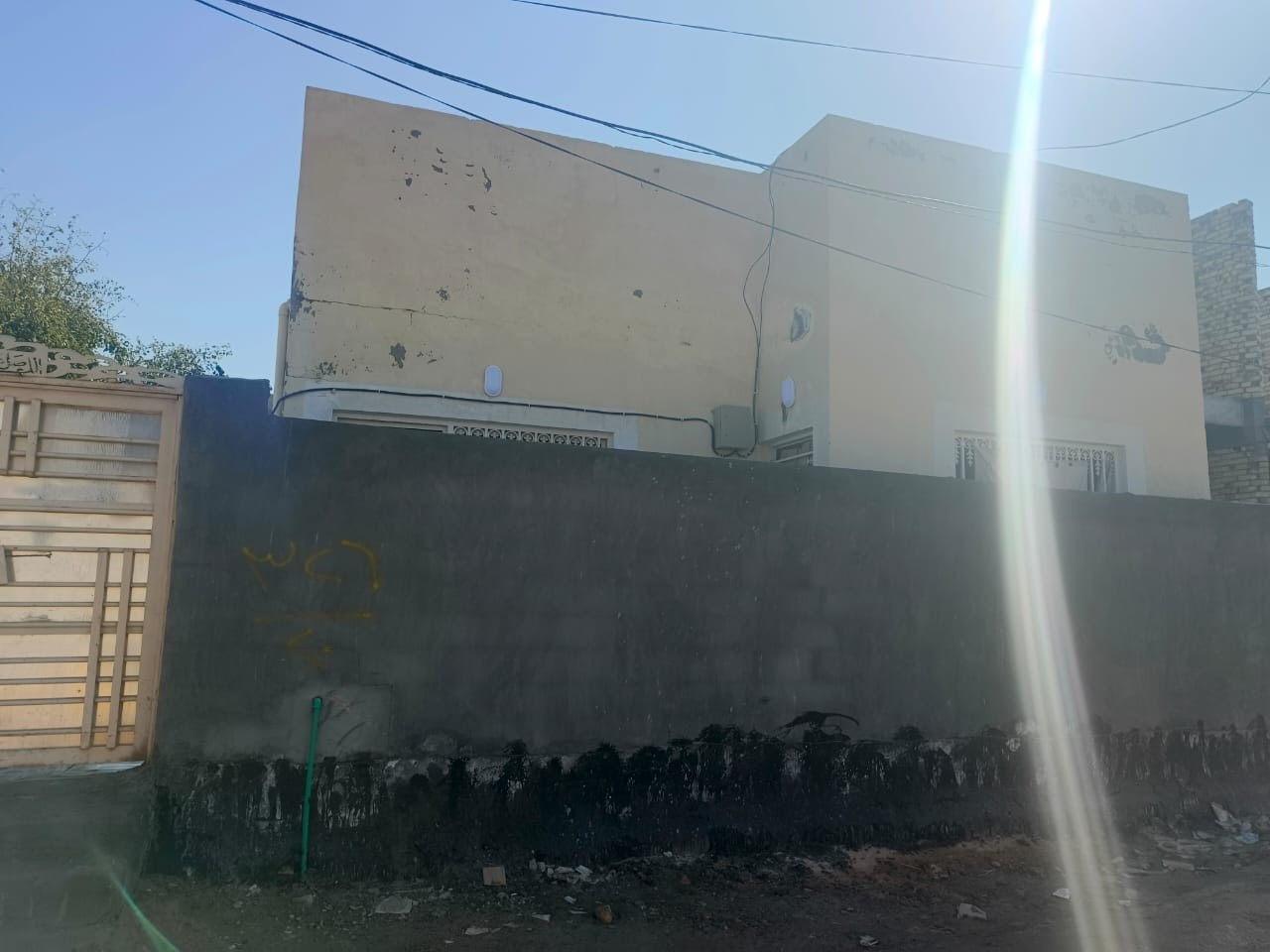 اللهم صل على محمد وآل محمد
بيت للبيع المساحه 200م طابو زراعي سند 25 عكاده  بااسمي يتكون البيت من كراج وحديقه وصاله كبيره ومطبخ وغرفه وبراني وصحيات خارجيه وداخليه عنوان البيت حي الجامعه نهاية شارع 20 رابع فرع 

للاستفسار الاتصال على هذا الرقم

*********** او خاص
