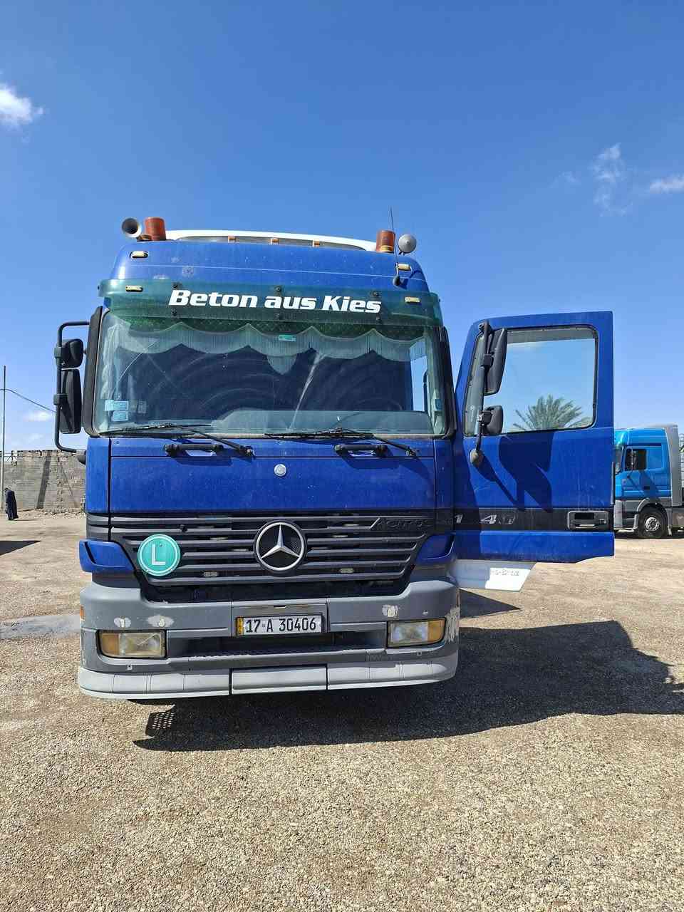 مارسيدس اكتروس اللبيع موديل2002 لحجم١٨٤٠ طوناج جي بي اس تانكي موديل 2014 حموله 36 اسود ٣٣ توجد معرض ابو قصي العسافي تجاره السيارات العنوان الانبار الرمادي خمسة كيلو خط سريع رقم الهاتف ***********
