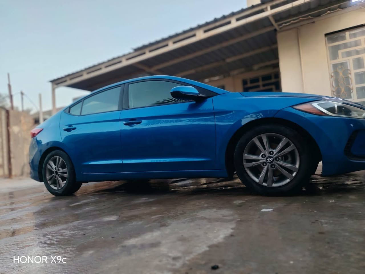 السلام عليكم
النترا موديل 2017 وارد امريكي حادثهه بنيد تبديل زائد دعاميه تكحيل السياره بدون صبغ بدون دواخل بدون ايرباك سياره ماشيه 130الف ك/م مكينه 2000 
فول مواصفات ما عده البصمه والفتحه 
ثلاث انظمه قياده ـ سبورت ـ ايكو ـ عادي 
تحكمات استيرن  
السعر 128وبيهه مجال بسيط 
العنوان بغداد ابو غريب 
اي استفسار الاتصال  ***********
                              ***********
