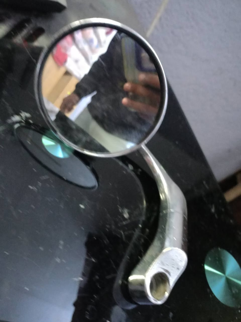 السلام عليكم شباب غراض ستوته للبيع بوقيه جديده توني ماخذه علامه تكسي طوك لايت مصطره استيرن امرايه دائريه اصليه مارسدس اصليه كرن كلهن سوه ينباعن المكان ناصريه سجن الصلاحي حي السبل ***********
