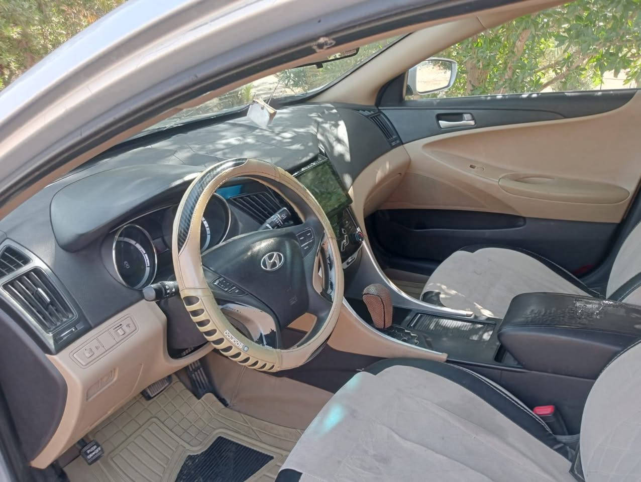 السلام عليكم ورحمة الله وبركاته سياره سوناتا للبيع موديل 11مضلع خليجي 2400 فول بطن تبريد قطعتين رقم اربيل نكليزي بسمي رقم الهاتف ***********
