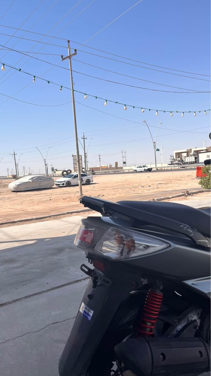 السعر 850 وبيها مجال دراجه سكنس للبيع جديده المكان البصره *********** البصرة, العراق
