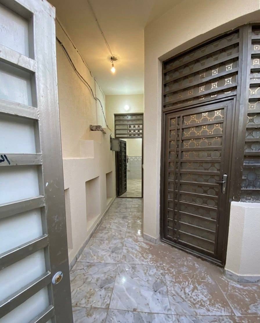 السلام عليكم  بيت مساحة ١٠٠
متر  بناء حديث   بناء 2025

بنداء منطقة الموظفين قرب مجمع

 الاميرات  شارع المجمعات شارع T 

شارع١٠ مووقع مميز  طابوو صررف 

السعر 85 مليون
 
الاستفسار اتصال + واتساب   ***********
