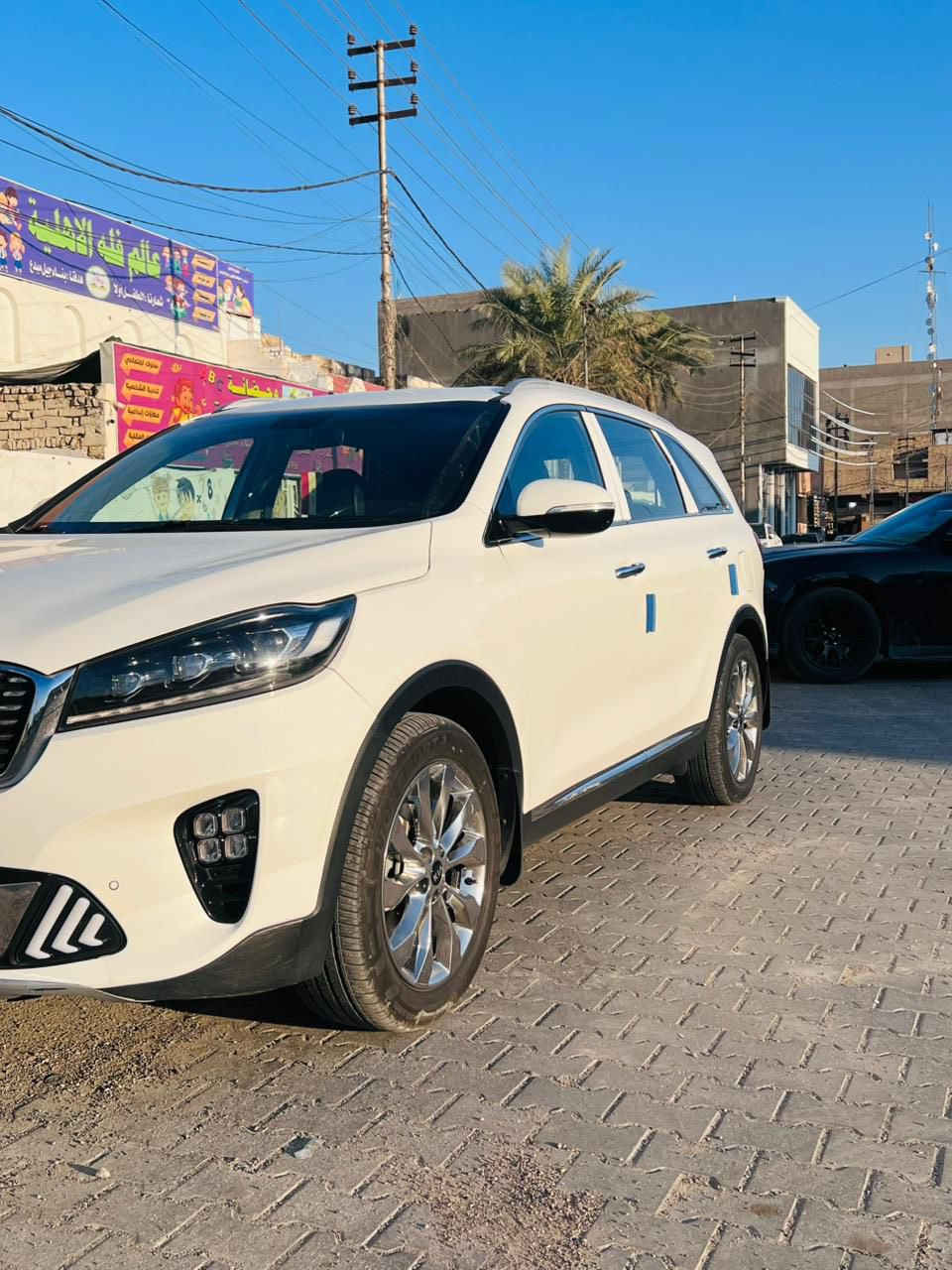 السلام عليكم
كيا سورنتو موديل 2020 خليجي ماشية 93 الف 

محرك سته سلندر v6 كشنات كهرباء 3 قطع تبريد تحكم ستيرن كامل جي بي اس خرائط طرق حساس امامي خلفي شاشة كبيرة وكامرا دواره مري شفط ويل 20 تخم تاير جديد 

والسونار داخل المنشور 

مكان السيارة مركز الكوت وهذا رقم صاحب السياره ***********
