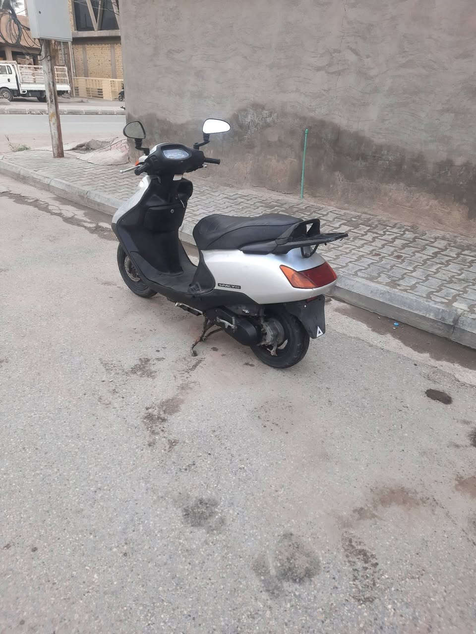 دراجه سبيسي ياباني كفرات اصلي بلاديه قفل جنطه شغاله قفل ستيرن   كله بلايه الهاتف *********** المكان كوت الزهراء
