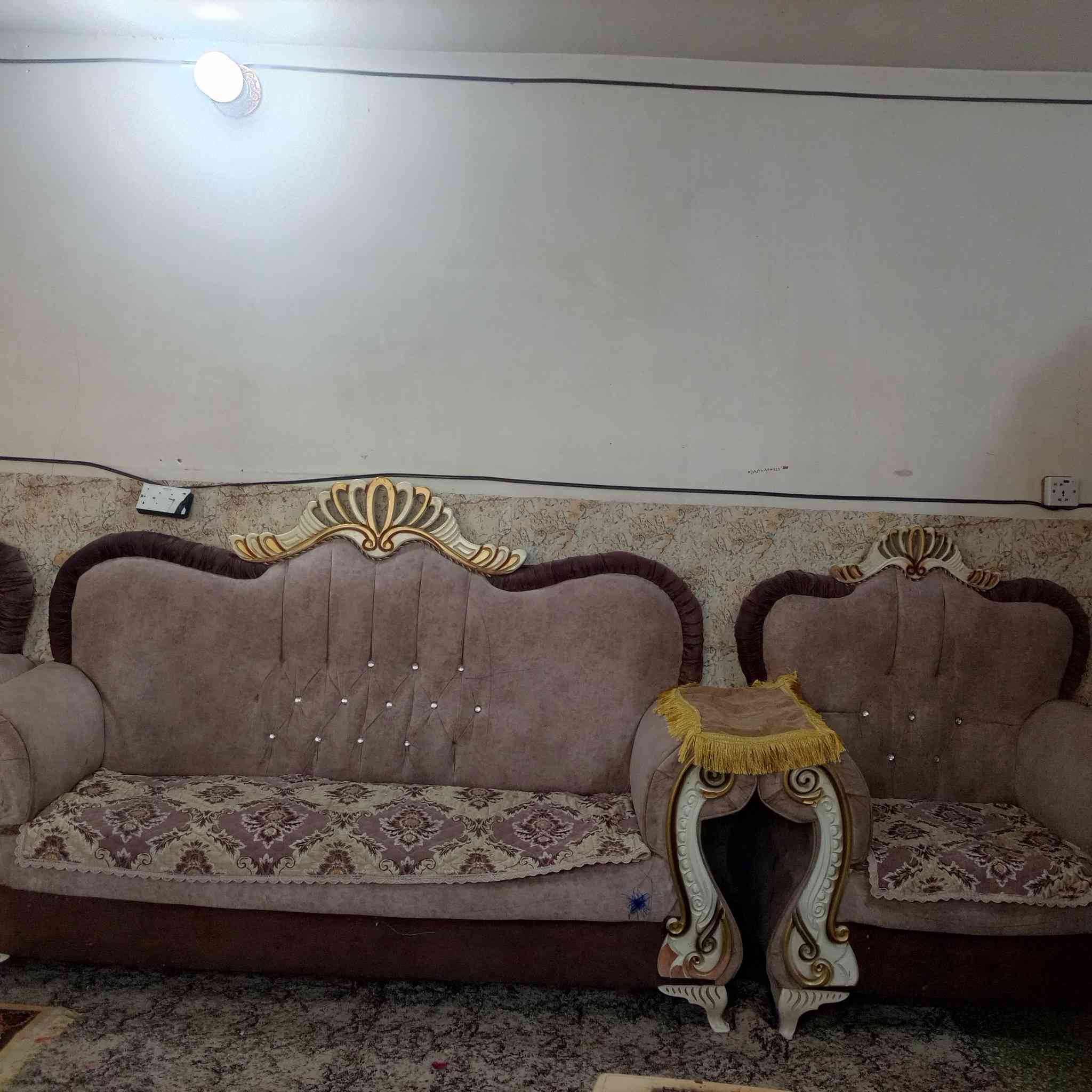 السلام عليكم
عندي هذا تخم قنفات 10مقاعد مستعمل نضافه50% والشراشف هديه  اريده ب150 الف ومكاني البياع الشهداء


**إذا كنت صاحب هذا الإعلان وتريد حذفه لأي سبب، رجاءا أرسل رسالة إلى الدعم الفني**