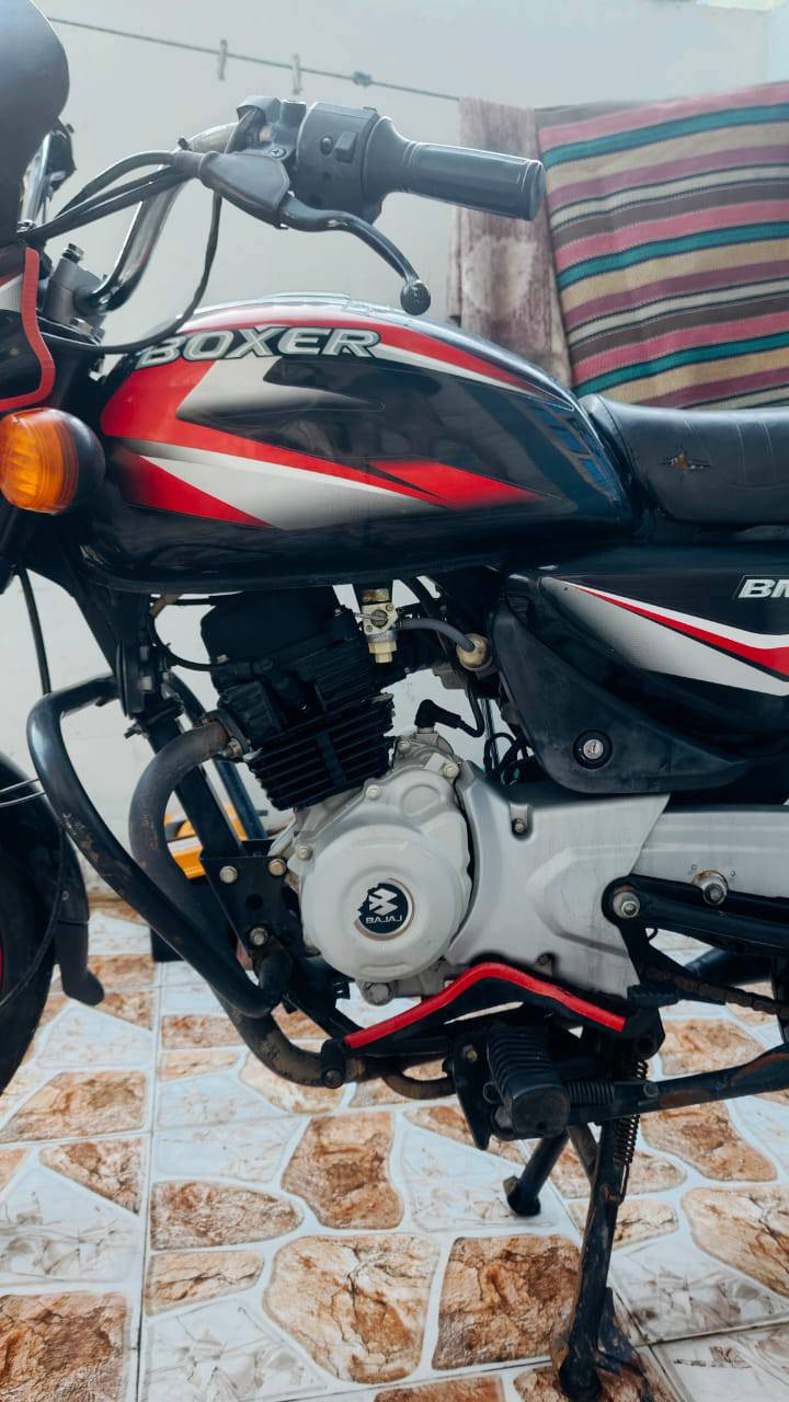 سلام عليكم دراجة بوكسر مودل ٢٢ نضافة واضحة ماشية ٣ آلاف كاملة مكان ديالى بعقوبة ***********
