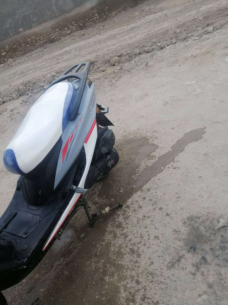 السلام عليكم دراجة سترونك للبيع مديل23 دراجة خير من الله كهربائية كلها تشتغل بك لايت اشاير لايت زنون ناصي عالي هورن سيدان اصلي عالي كلش نشرات ترتيب الدراجه كلش حلو. الدراجة ما مفتوحه. السعر خاص  الرقم ***********  متواجد فيس وواتساب  الدراجة تصلح إلى العمل في خدمت التوصيل.
