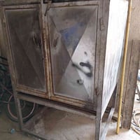 فرن غازي للبيع يحمل 6 صواني نضيف العنوان بغداد حي القاهره السعر خاص 07...