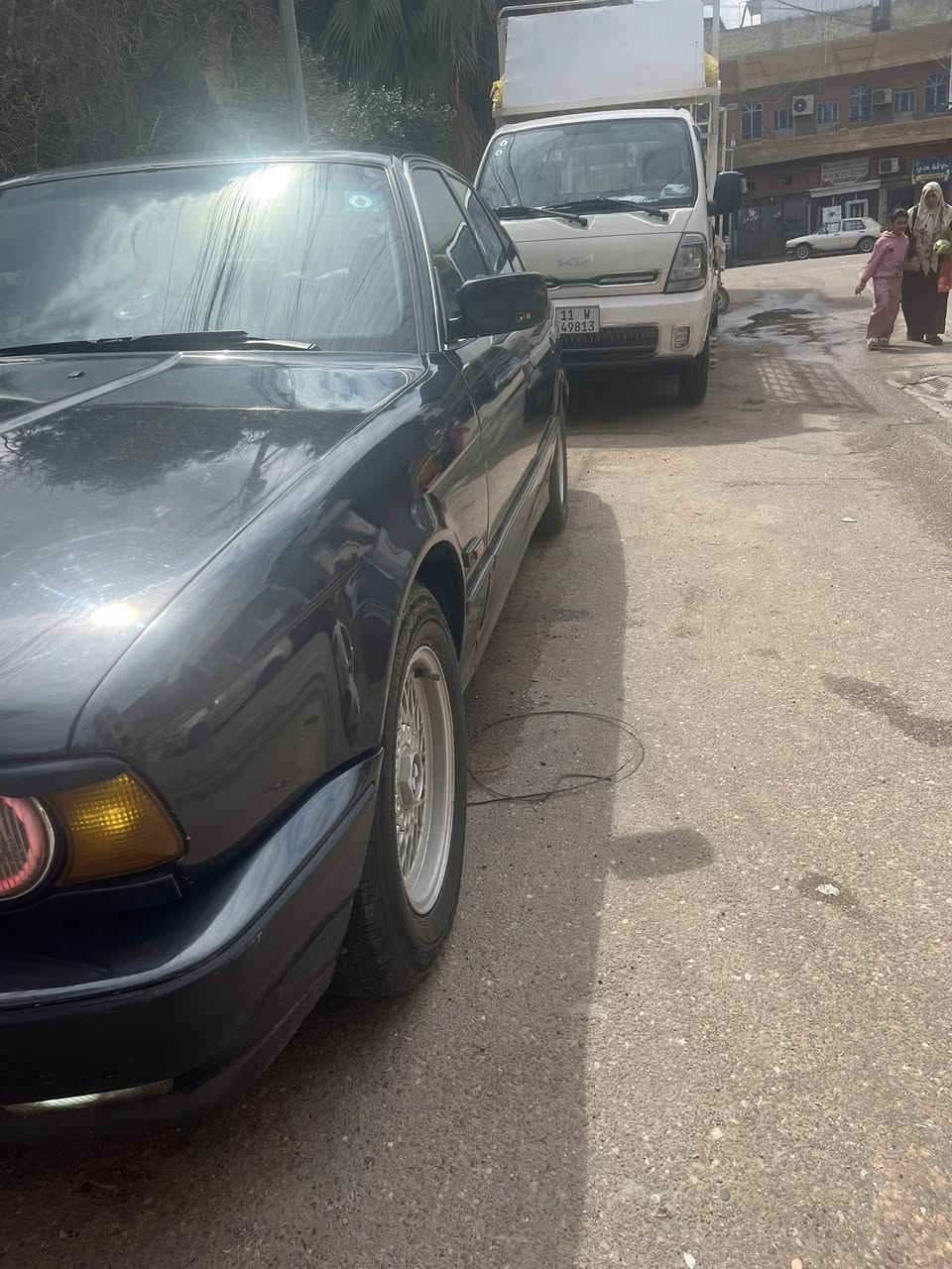 السلام عليكم شباب بي ام 535 مفتوح موديل 91 وارد ياباني معروف مواصفاته فول كهرباء تجاري كشنات مري  كلها شغاله بدون جطلات رقم بغداد بسمي العنوان بغداد الاعظمية شارع عشرين  غير متواجد بنهار من بعد ال 3الضهر متواجد ان شاءالله وتحياتي للجميع وآسف عله الاطاله التواصل ***********  
السعر 75 وبيه حك الجيه
