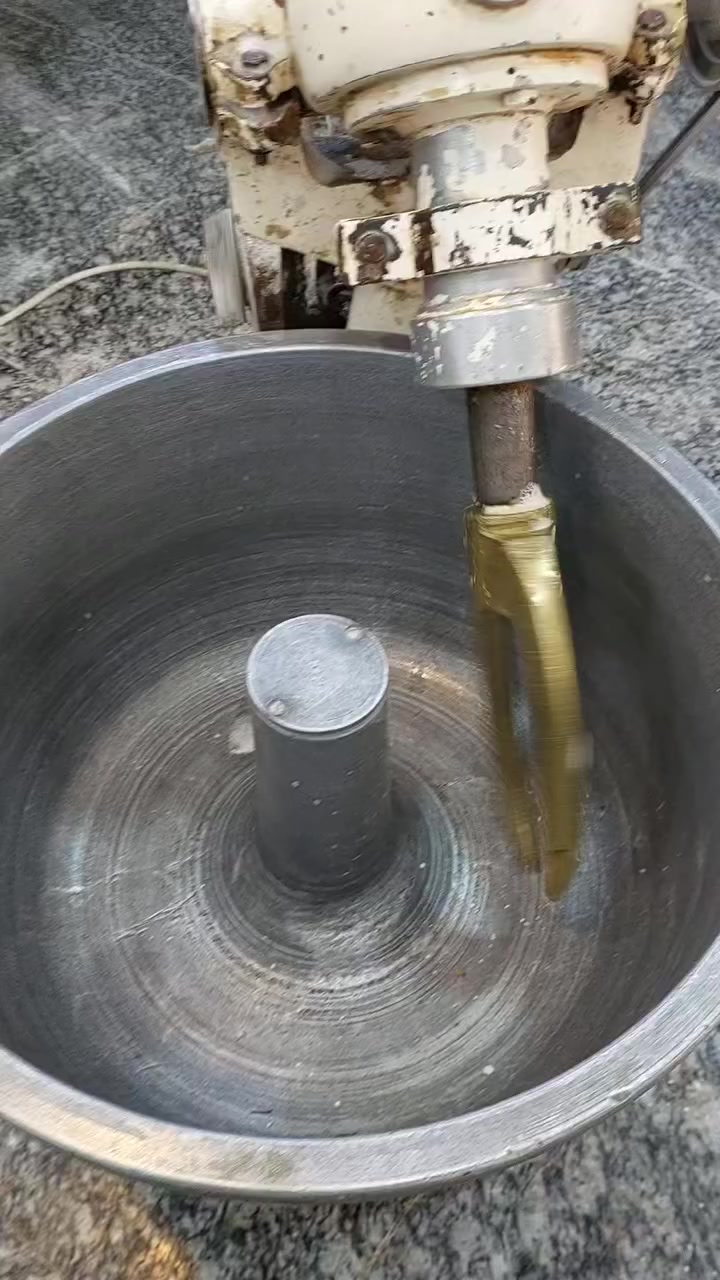 عجانة انكليزية شرط الشغل قياس تنكة طحين مكان كربلاء ***********
