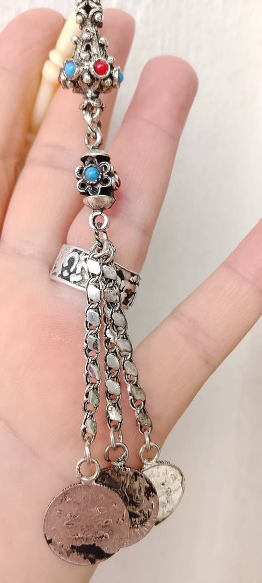 عساكم من عواده 💚💚💚 
مسبحة عاج ناب الفيل أفريقي انتيك عدد الحبات٣٣حبة وزن صافي٦٤غرام محلاية بشرابة فضة وزن١٢غرام💚💚


**إذا كنت صاحب هذا الإعلان وتريد حذفه لأي سبب، رجاءا أرسل رسالة إلى الدعم الفني**