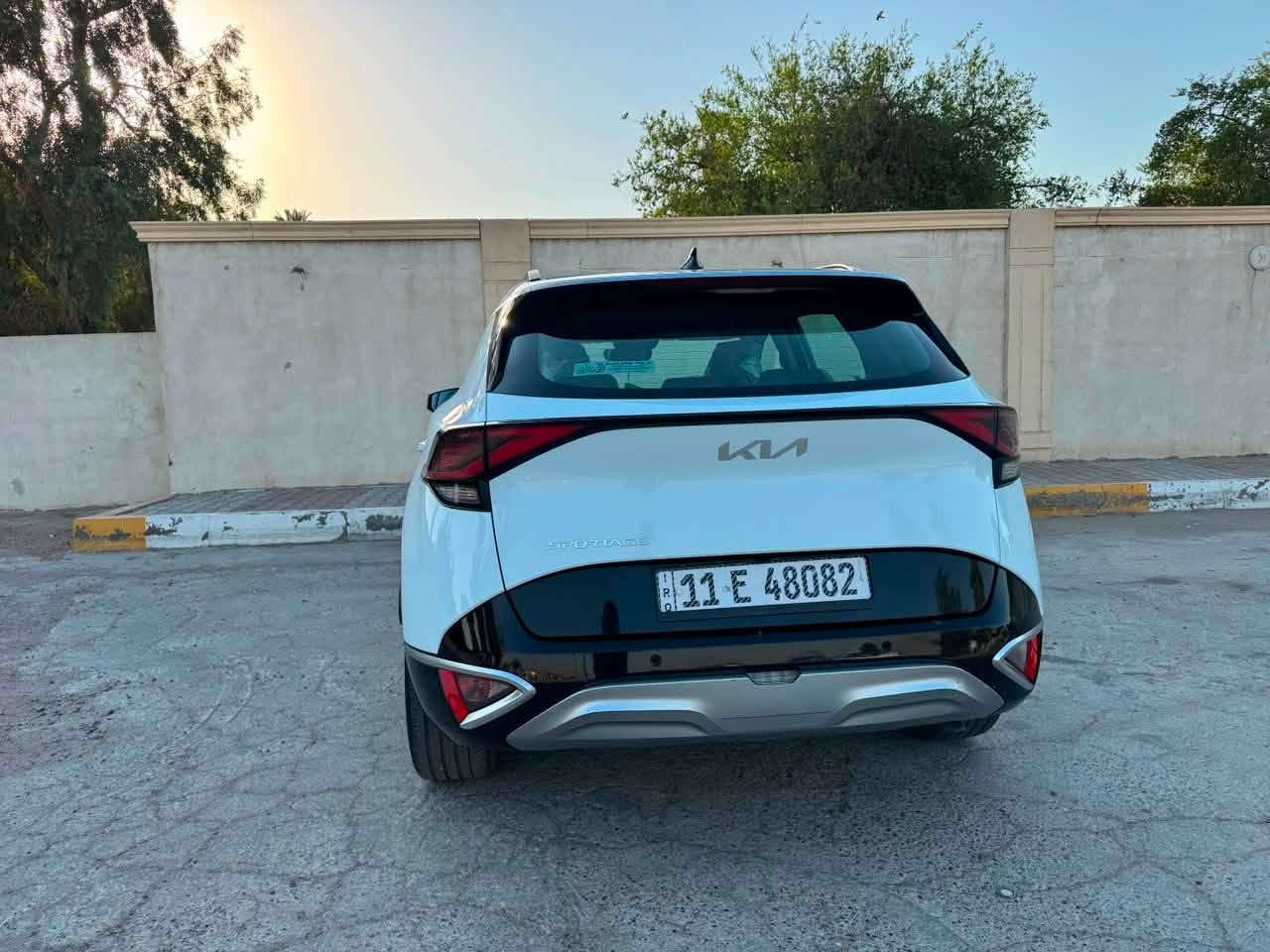﷽

كيا سبورتج خليجي 
فول مواصفات 1/1 
ضمان الدوليه 

                               Kia Sportage 2023 
ماشيه 54 الف
✨ التفاصيل والمواصفات الكاملة:

بانورما سقف اسود على طول السقف

مقاعد الامامي تبريد 

مقاعد الامامي تدفئه ( هيتر )،

ستيرن تدفئه ( هيتر ) 

رادار جانبي بالمرايه الجانبيه مع تحذير صوتي

نظام استشعار الحركة عند فتح الابواب

نظام شحن واير ليس

ايرباك عدد ٦

نظام الاناره الامامي (Boomerang LED DRLs)

الشاشة الاماميه البانورامية المنحنية Curved Panoramic Display

حساسات امامي وخلفي 360 درجه

مقاعد الامامي كهربائي

صندوق الخلفي كهربائي

تحكمات ستيرن كامل

مرايا الجانبيه شفط

كامره خلفيه دواره مع عدة اختيارات للتصوير

كير رياضي على الستيرن (شفترات)

انظمه قياده متعدده مجهزه بالسياره

اوتو هولد توقف Auto hold 

بصمات شركة عدد 2 مع كتلوكات الشركة

📌 ملاحظه:⭐️
‎السياره مكفوله كفاله عامه 

‎(محرك، كير، كهربائيات) عل وضع الشركة 

سونارها موجود   
العنوان الكاضميه 

📞 التواصل عل رقم موبايل :/- ***********
