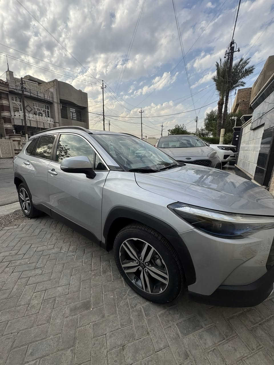 كورلا كروس 22 فول مواصفات عدا الفتحة بانزين فقط ماشية 76 كيلو رقم اربيل سعر البيع 155 وبيه مجال بسيط  ***********
