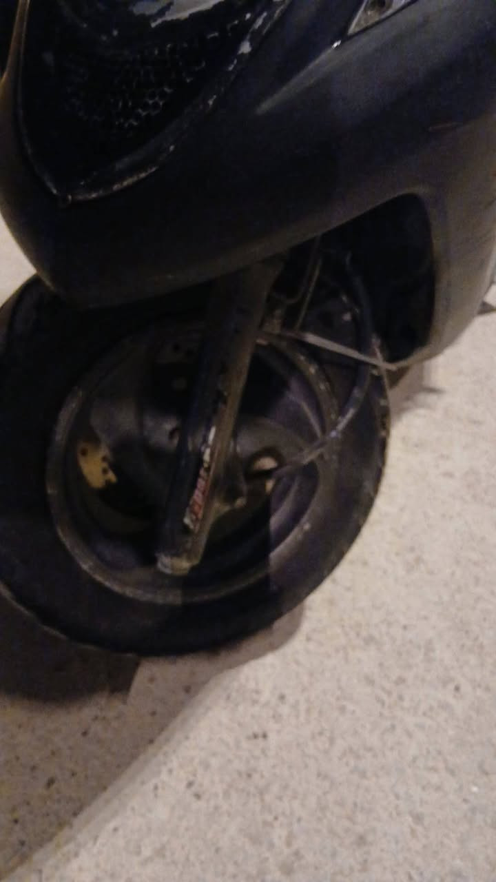 سلام عليكم شباب دراجة ماكس ثلعب للبيع دراجة ناعمة محرك بلادي مال حاوية شادة اول تبديلة دهن دراجة بيهة شغلة وحدة كهربائييات تشتغل بس بيهة رخاوةة تايرات جدد صدر امامي وخلفي شغالات بيهة شيال رياضي ياباني اصلي سعر ٤٥٠ وبي مجال مكان ديالى بعقوبة بهرز  للتواصل ***********
