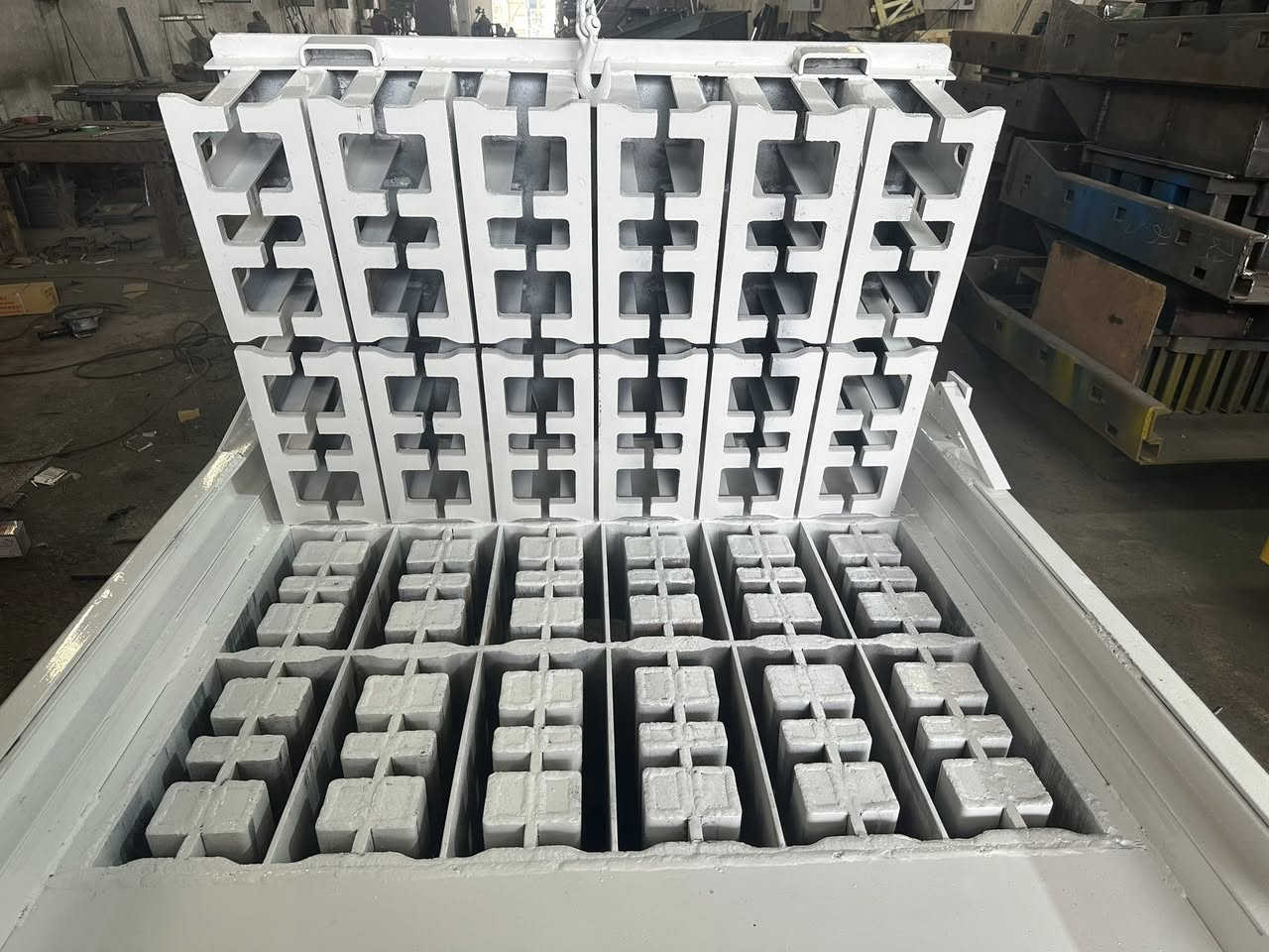 ***********....***********
