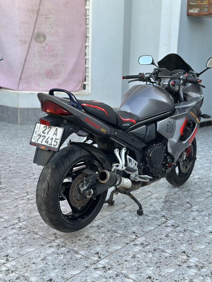سازوكي gsx 1250 موديل 2011 مرقمه بسمي گير ومحرك مكفول كفرات جدد الدراجه جاهزه مابيهه نقص كلشي شغال مكاني ناصريه السعر 45 رقمي ‭0781 526 3164‬
