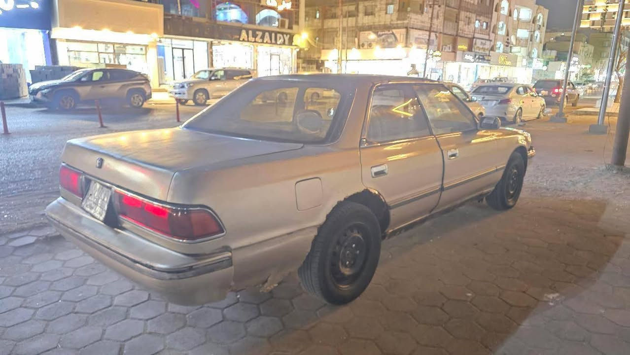 سلام عليكم عندي مارك كربلائي للبيع موديل ٩١ سيارة اصولي شرط مكينة و كير كفالة و مكينة ما صارلي فترة من شاهدة كما موضح في المقطع فوك مكاني البصرة ٥ ميل قرب تقاطع الكزيزة رقمي للتواصل *********** السعر 28 ورقة و بيها مجال بسيط كلش
