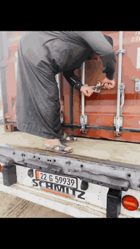 تم على بركة الله وصول وجبه جديده من الجبابه هيتاشي بأنواعها 350 210 200 جديد العنوان واسط العزيزيه الشارع العام محلات بيت الزهلول للأدوات الاحتياطيه للحفارات الهيتاشي *********** حجي واثق
