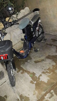 ماطور شحن للبيع بطاريات جديده تايرات جديده مكاني رأوه السعر ٣٥٠  وبي م...