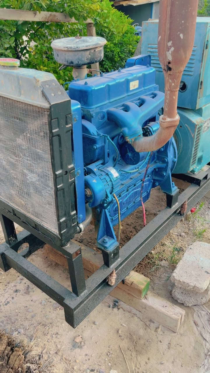 سلام عليكم للبيع مولد مامفتوح برغي بي بلاد سعة التوليد 37.5 kv انكليزي /اي استفسار الاتصال عل ***********
