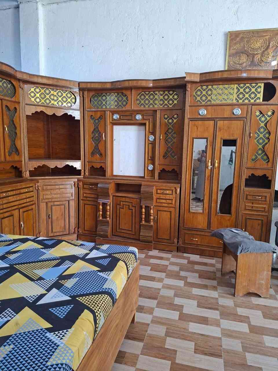 غرفه نوم صاج حطاطه 

اربعينيه مستخدمه قليل 

اخت الجديده 

الخشب ثقيل الواجهة  5 ملم 

 ضهر الكنتور  5 ملم  

(تتكون الغرفه من 11قطعه )

السعر (مليون و300)

يتوفر بيع  بالاقساط. على منصة

العنوان الرمادي 5كيلو 

للاستفسار مراسله  الصفحه او اتصل على 

*********** الرمادي, الأنبار
