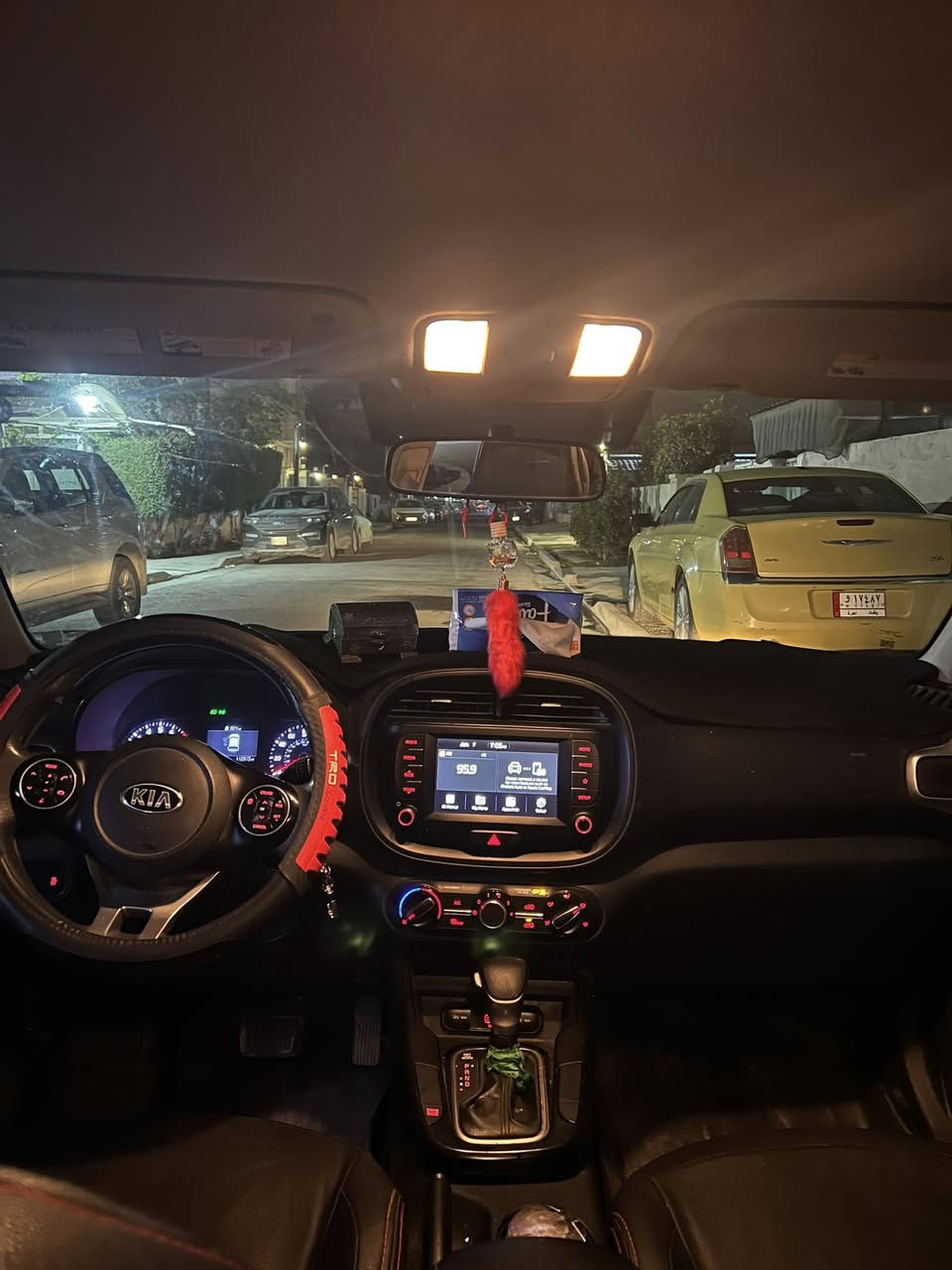 السلام عليكم البيع كيا صول موديل 2021 سياره جديده بيه قطعه وحده صبغ موجود السونار مواصفاته العاديه شاشه وتحكمات محرك 2000 دوش المرغوب وانظمة القياده وكامره سياره جديده وكامله السونار موجود السعر 128 وبيه مجال اني مكلف بالنشر الشراي يتصل ***********
