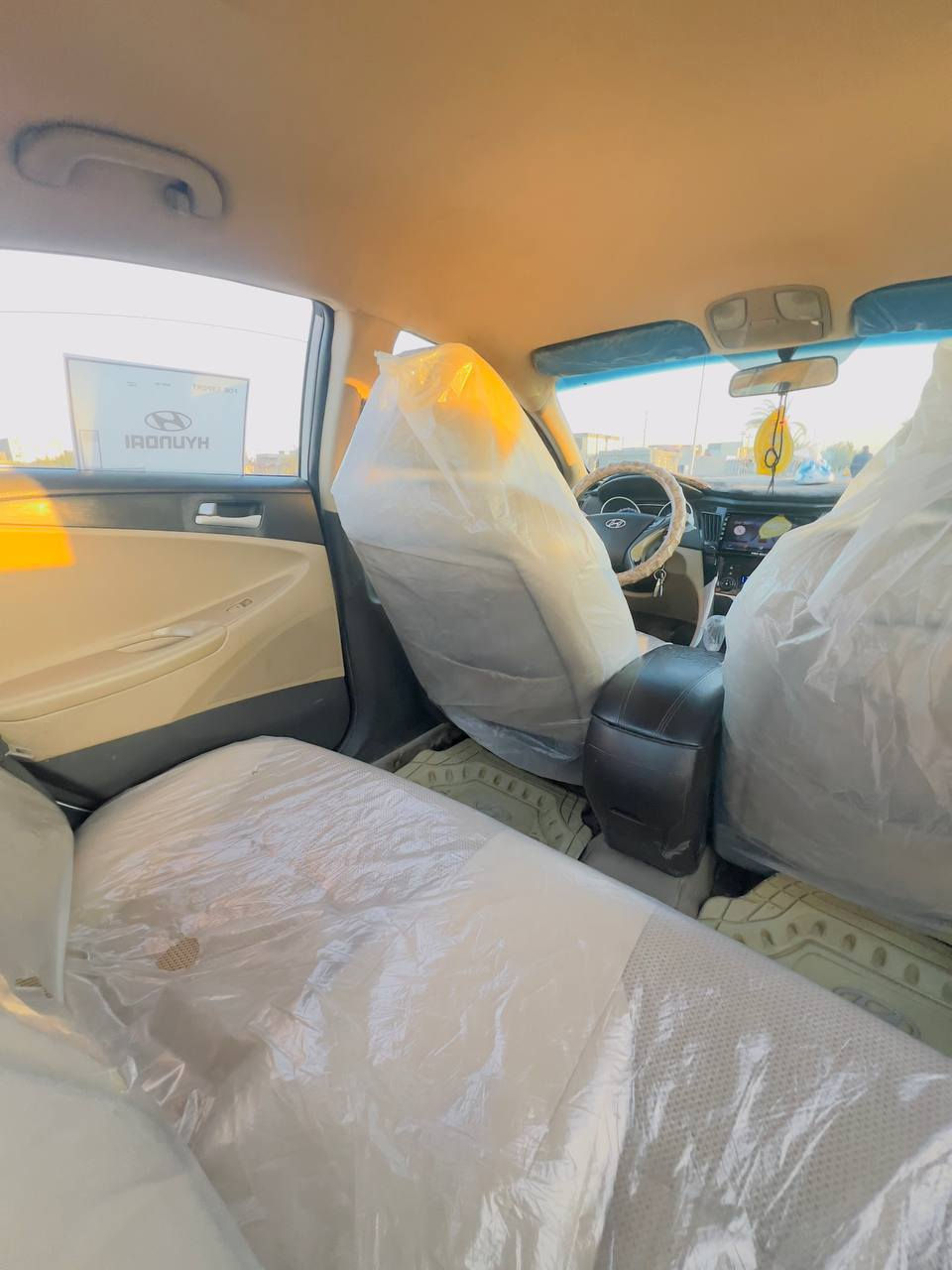 سوناتا 2011 رقم بابل باسمنا تحويل مباشر سنوية وهزة جديدة قبل شهر حولناها
السيارة جديدة كير ومحرك وحدادية خير من الله
بيها الدواير الجاملغات الخلفية صبغ
والجامع الامامي الايسر يم السكن وحافة البتيد بارد وصبغ قليل
العنوان بابل  السعر 114وبيها مجال
***********
