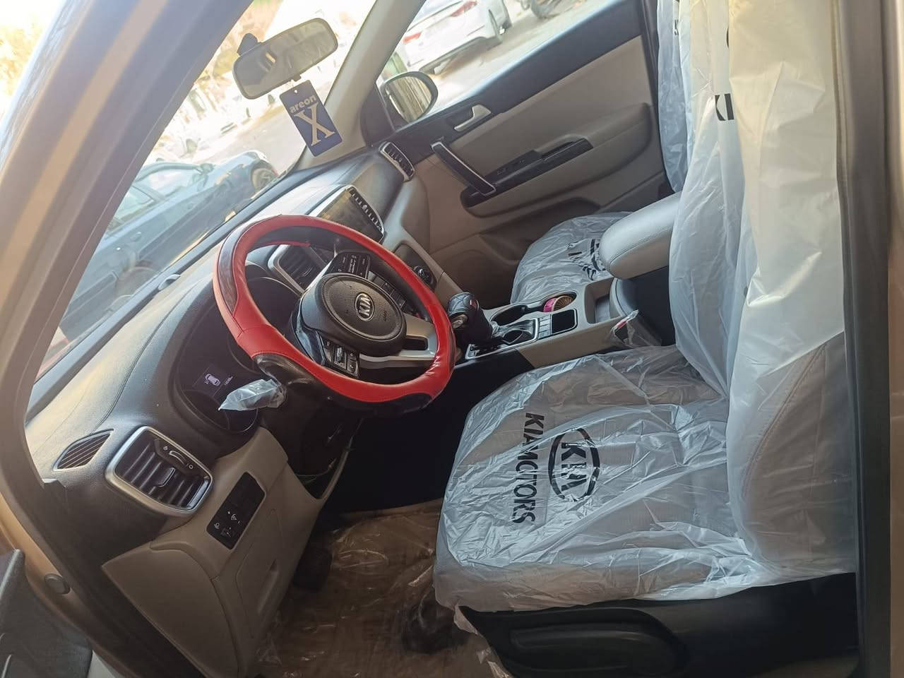 سلام عليكم
كيا سبورتج 2019 خليجي  
السياره بنيد بدون دواخل 
السياره جاهزه ع اخر حبايه
رقم اربيل ب اسمي اتريد وكاله اتريد تحويل اني حاضر 
مكينه 2000 دوش 
كير ع وضع الشركه 
شاشه 
حساسات 
لايت زنون 
داخل بيجي 
اشاير مري 
تحكم فول 
وبعد بيها اهواي مواصفات 
السعر 177 وبيها مجال 
غير متواجد ع فيس 
مكان سياره بغداد 
***********
