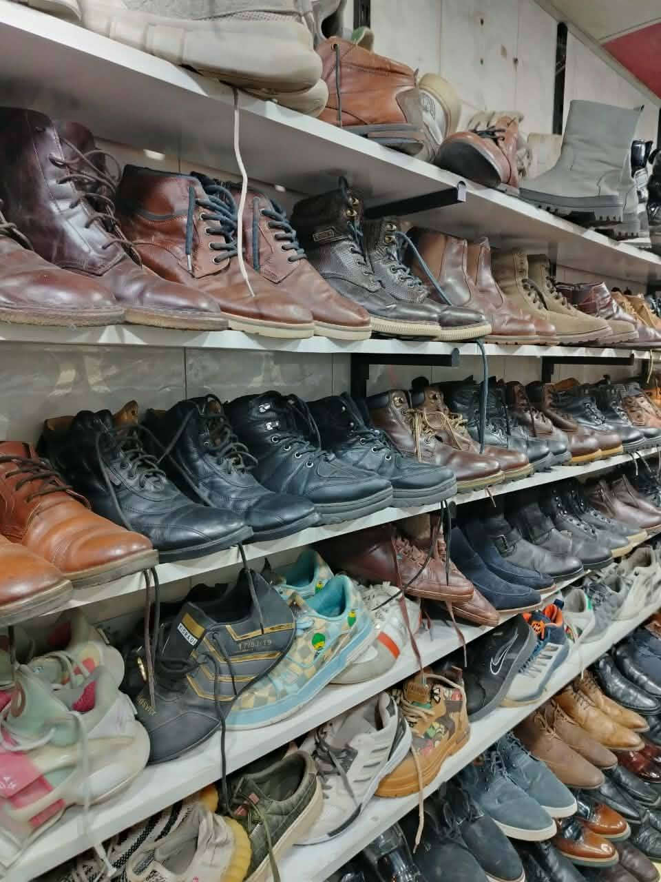 وصلت وجبه جديده من احذيه #باله أوربي
باله إيطالي وهندي وامريكي والماني كلمن وسعره 
باله نظيفه ودرجه أولى والاحذيه بيها قياسات خاصه
قياس 50 و48 و46 رسمي ورياضي كل شيء متوفر 
العنوان الماجديه شارع الملعب الفلكه قرب صيدلية ام البنين أوقات العمل من الساعه 2 الظهر إلى 12 ليلا
 ***********
للإستفسار على الرقم المثبت ولكم خصم إذا من طرفي
بلغوه من طرف المندوبه ام يزن
